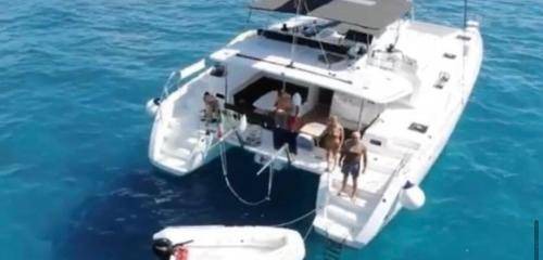 Nidri Boat Rental | Houseboat ∙ 1 bedroom ∙ 2 guests