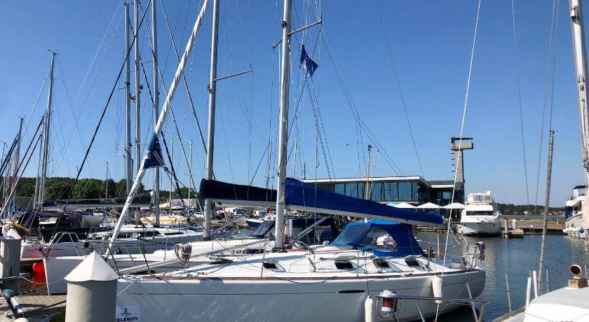 Nida Boat Rental | Houseboat ∙ 3 bedrooms ∙ 8 guests