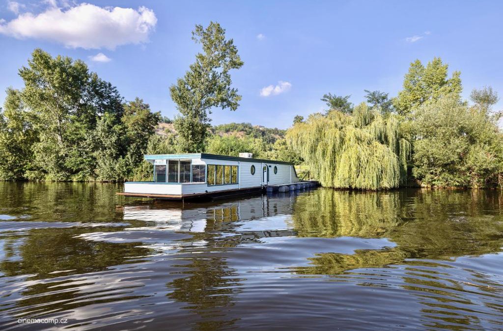 Holesovice Boat Rental | Houseboat - best place in Prague