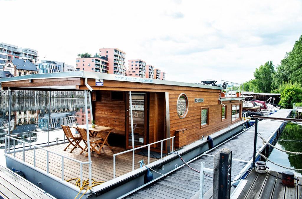 Holesovice Boat Rental | Houseboat Bonanza Prague