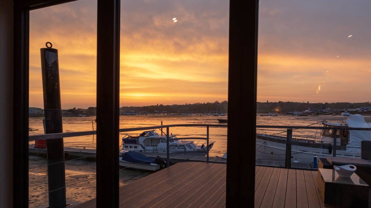 Bembridge Boat Rental | HOUSEBOAT ELEUTHERA