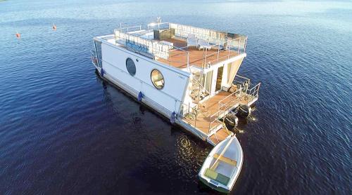 Jyvaskyla Boat Rental | Houseboat Finland