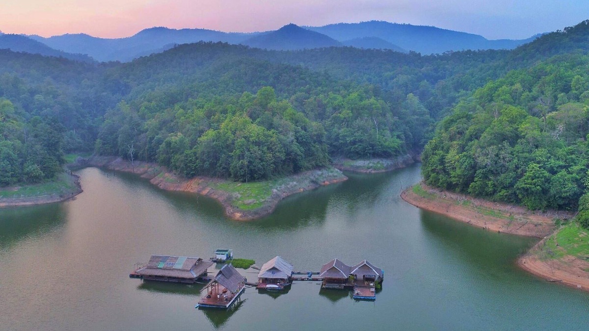 Mae Taeng Boat Rental | Houseboat Floating, Enjoy the sounds of nature whit a unique place.