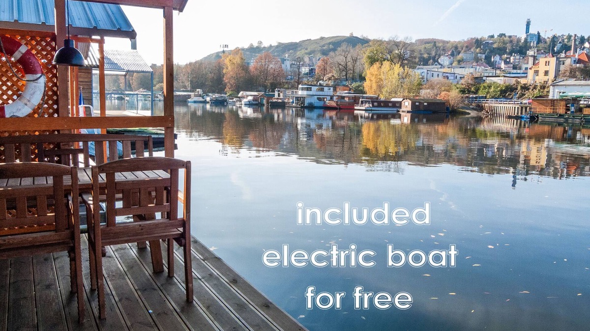 Smichov Boat Rental | Houseboat Franklin + electric boat, max. 6 person