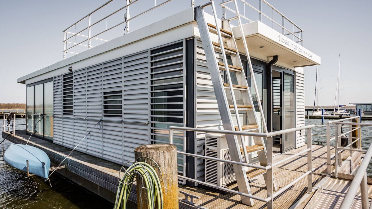 Ribnitz-Damgarten Boat Rental | Houseboat in Ribnitz with Rooftop Terrace