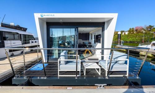 Kinsale Boat Rental | Houseboat in Kinsale