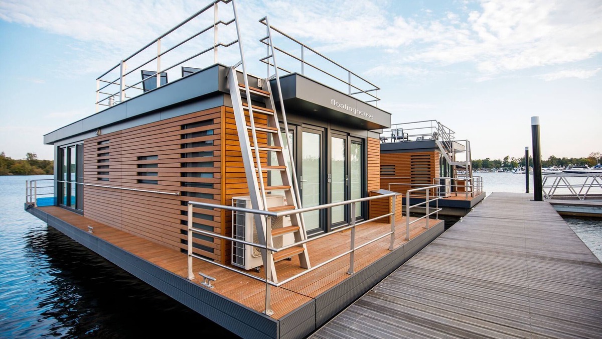 Leuken Boat Rental | Houseboat in Netherlands near Holiday Park