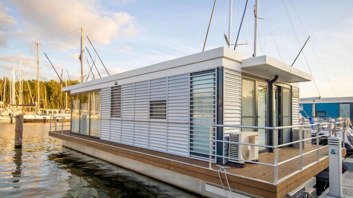 Peenemuende Boat Rental | Houseboat in Peenemuende