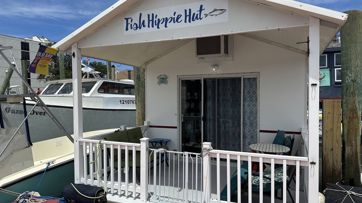 Dam Neck Boat Rental | Houseboat in Virginia Beach
