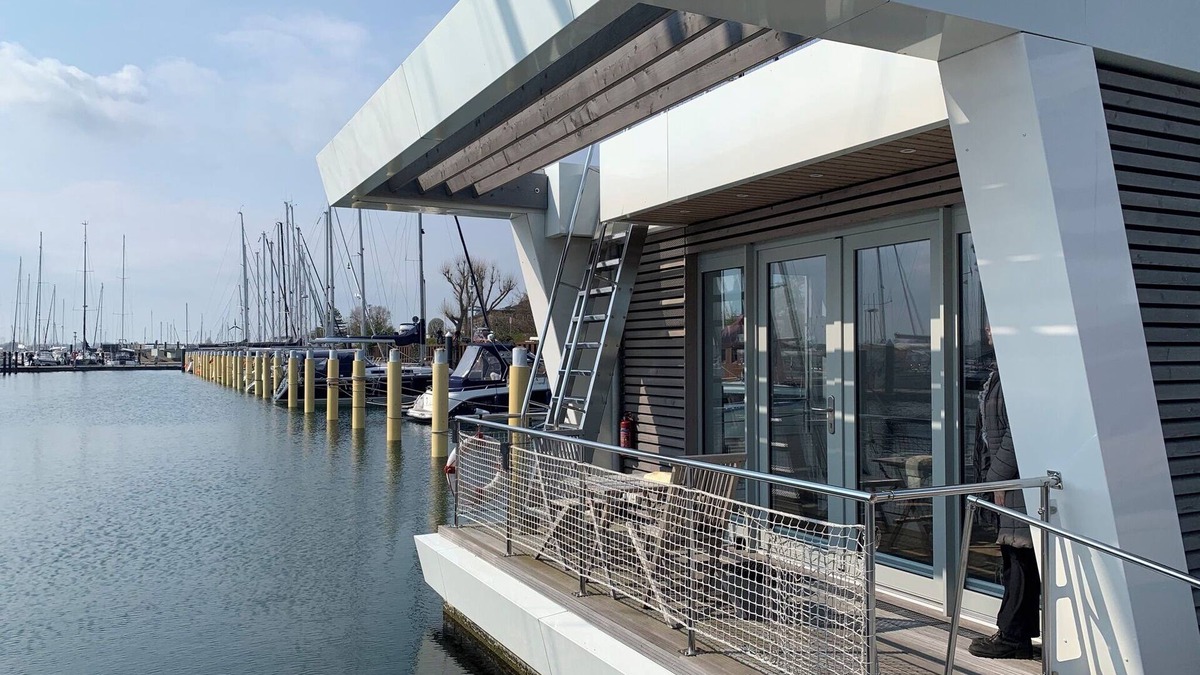 Grossenbrode Boat Rental | Houseboat Maritim Holiday