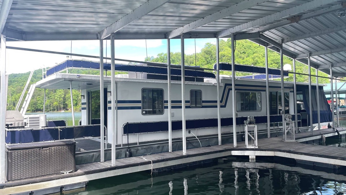 Tazewell Boat Rental | Houseboat Retreat on Norris Lake
