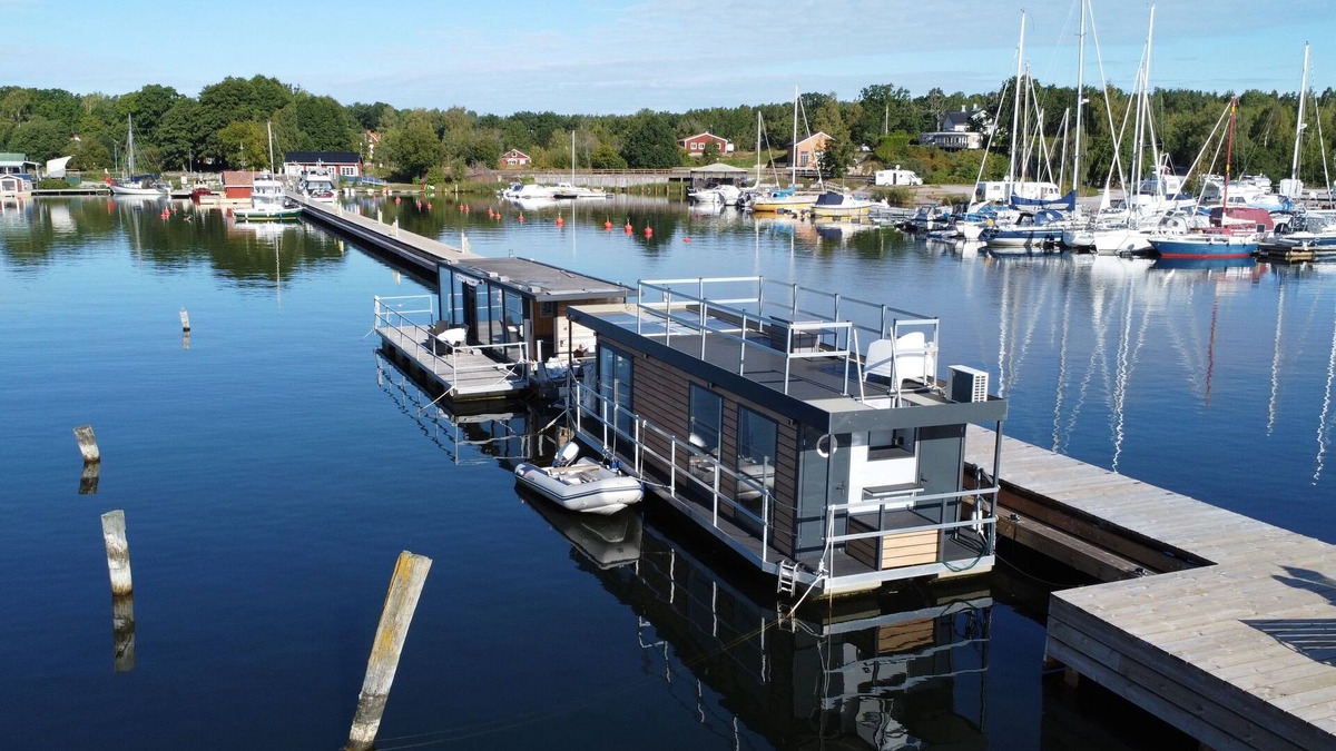 Hjorted House | Houseboat rooftop in Blankaholm - vacation in the archipelago with roof terrace