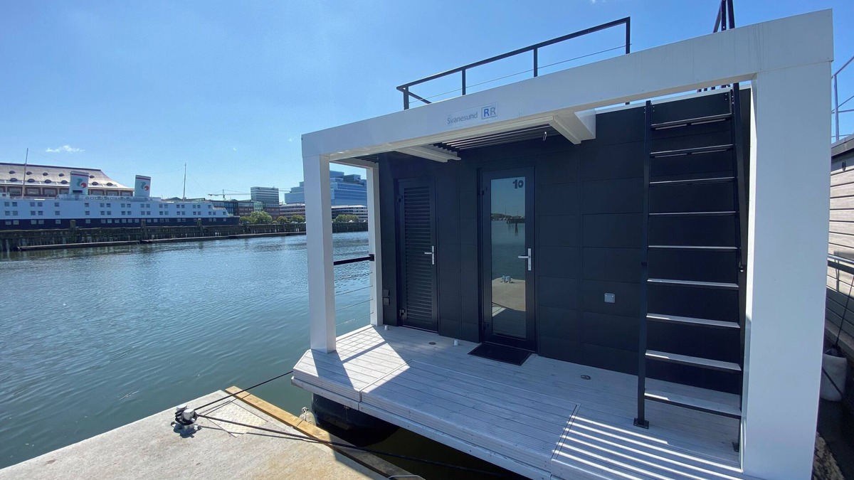 Lundby Boat Rental | Houseboat SVANESUND with roof terrace in the heart of Gothenburg