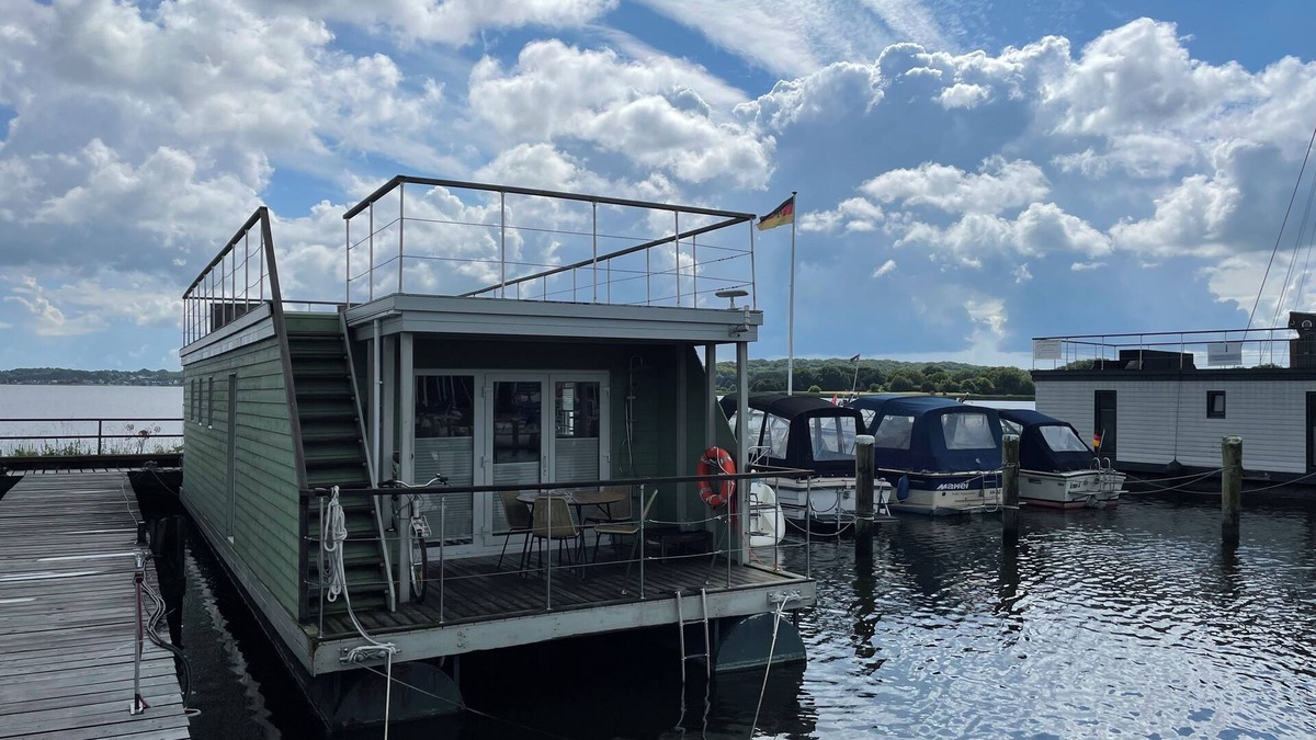 Schleswig Boat Rental | Houseboat Walfisch for 5 pers, with roof terrace in Schleswig