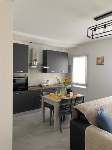 Spinea Apartment | Houses of Flowers