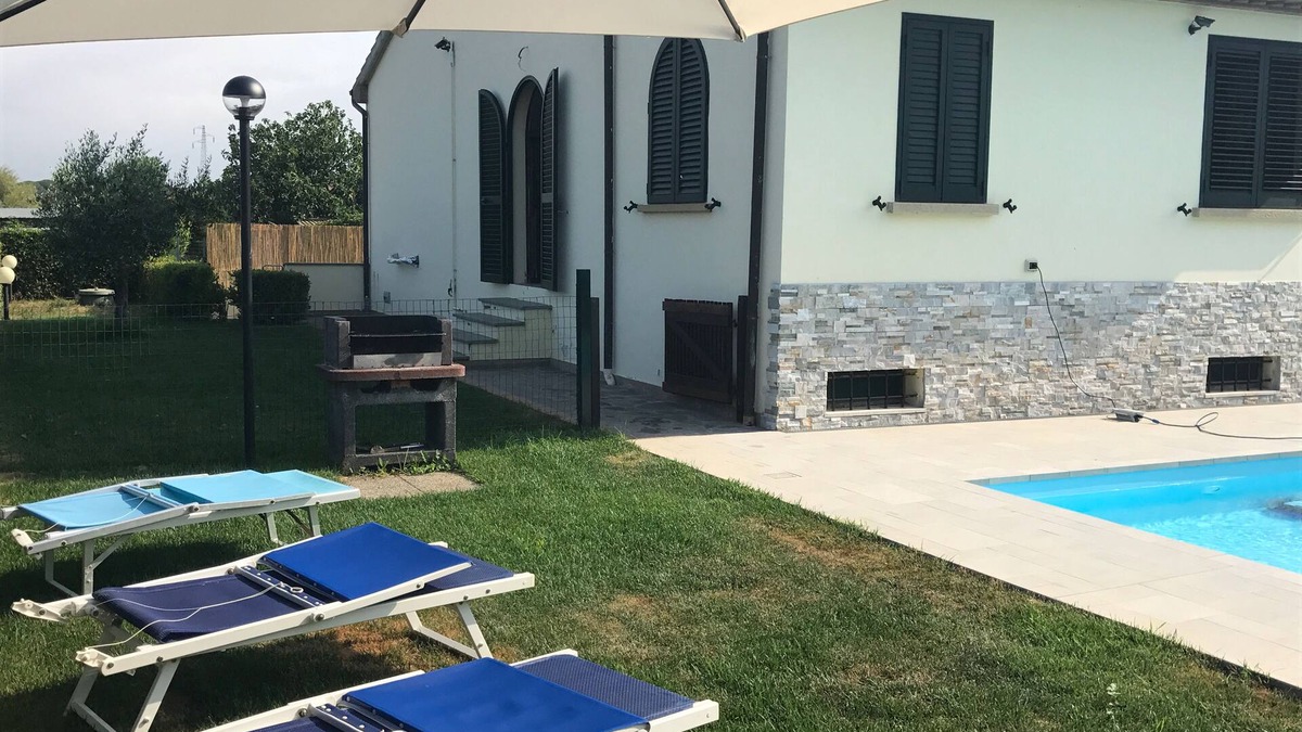 Cecina Villa | houses/villas - 5 rooms - 6/8 persons