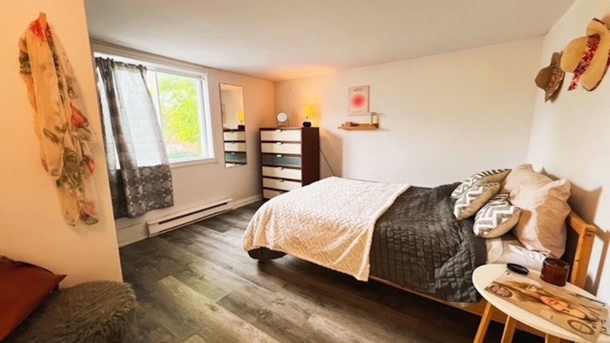 Cote-Saint-Paul House | Housetown - close subway - animal accepted !
