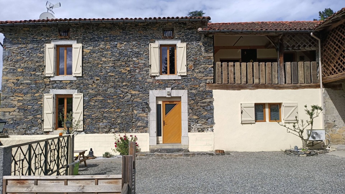 Cier-de-Riviere Apartment | Housing of the Bears