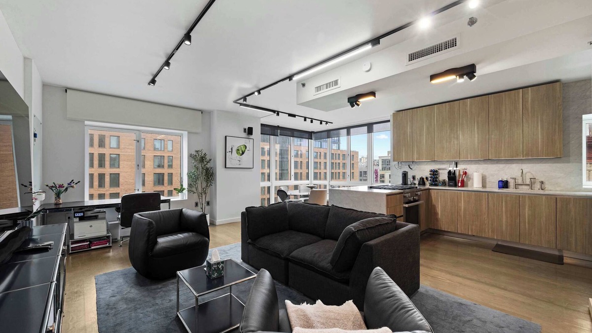 Lower East Side Condo | Houston by Rove Travel | Patio & Shared Rooftop