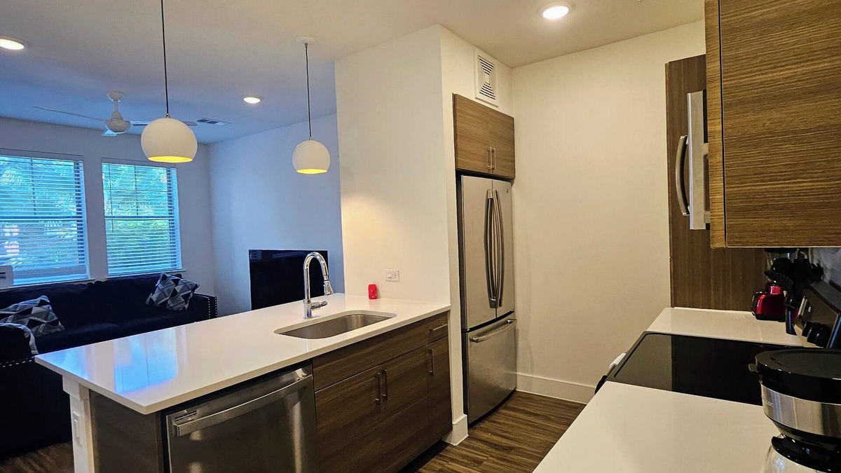 Montrose Apartment | Houston Downtown Cozy Luxury midtown apartment