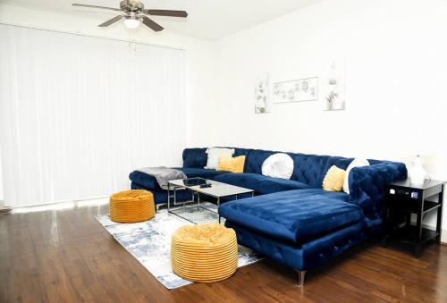 Washington Ave./ Memorial Park Apartment | Houston Gem Walk to Dine & Shop
