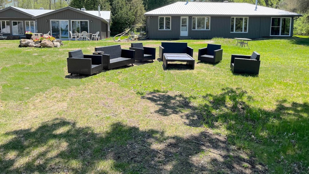 Portland Villa | Hoverland- Magnificent Waterfront Villa - Big Rideau Lake