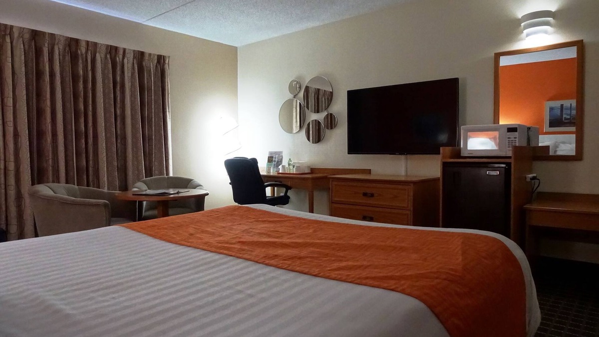 Tillsonburg Hotel | Howard Johnson by Wyndham Tillsonburg