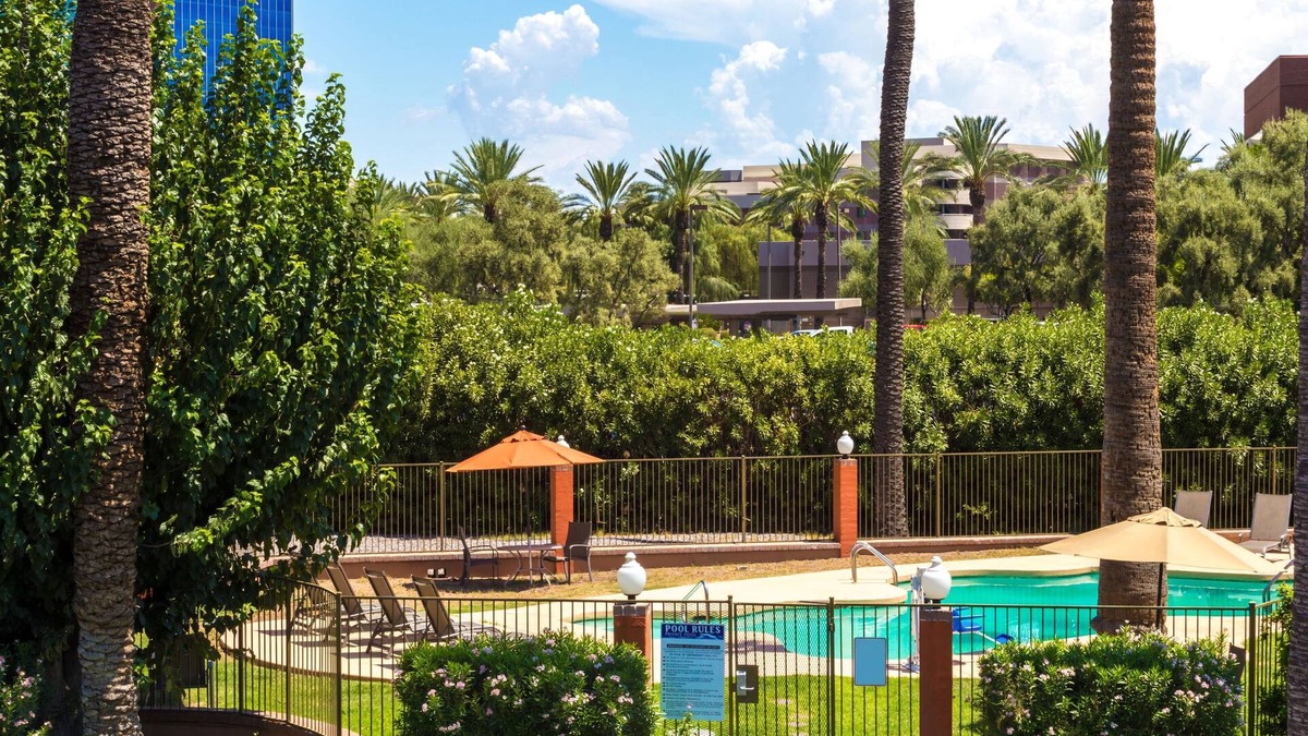 Phoenix Hotel | Howard Johnson by Wyndham Phoenix Airport/Downtown Area