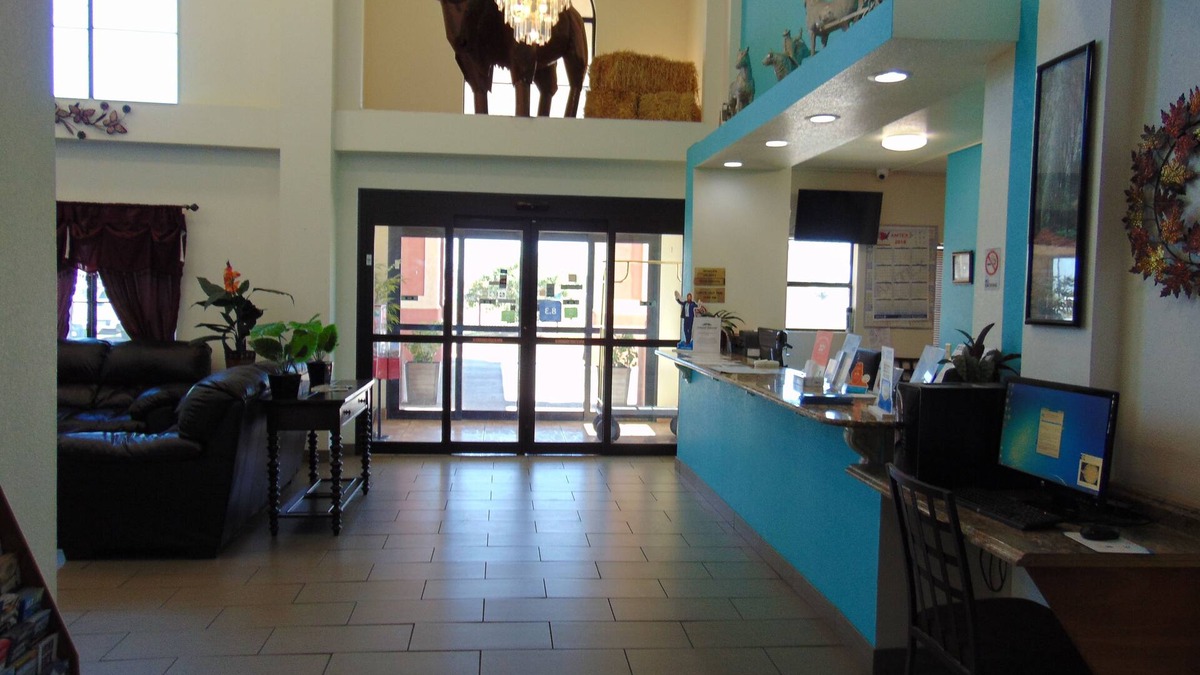 Lubbock Hotel | Howard Johnson by Wyndham Lubbock TX