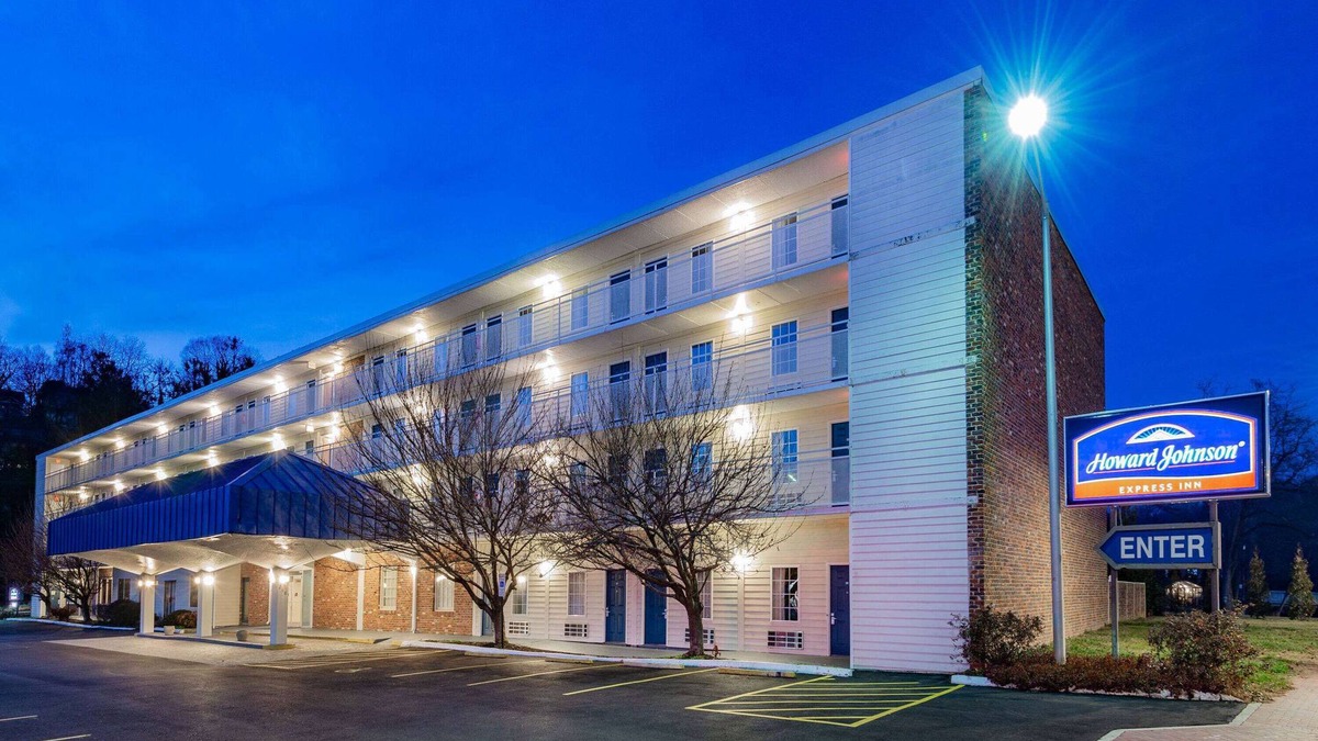 Staunton Hotel | Howard Johnson by Wyndham Staunton