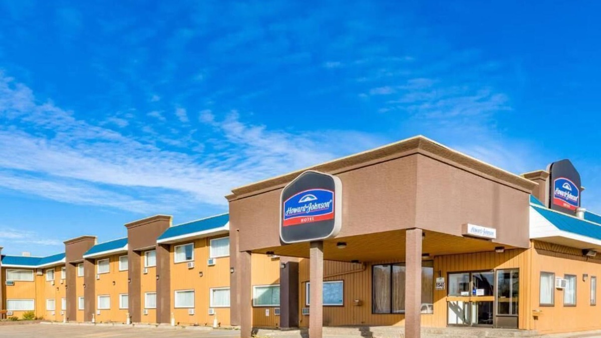 Fort St. John Hotel | Howard Johnson Hotel by Wyndham