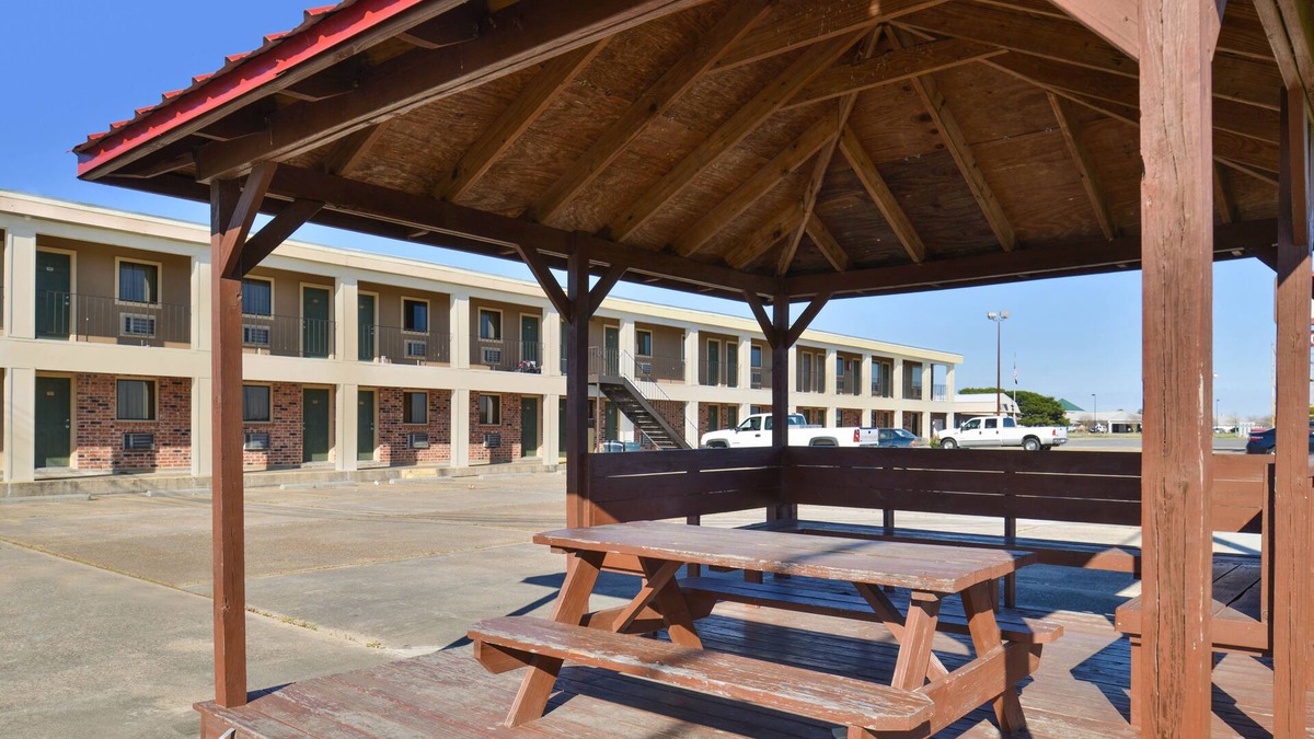 Eunice Hotel | Howards Inn Motel