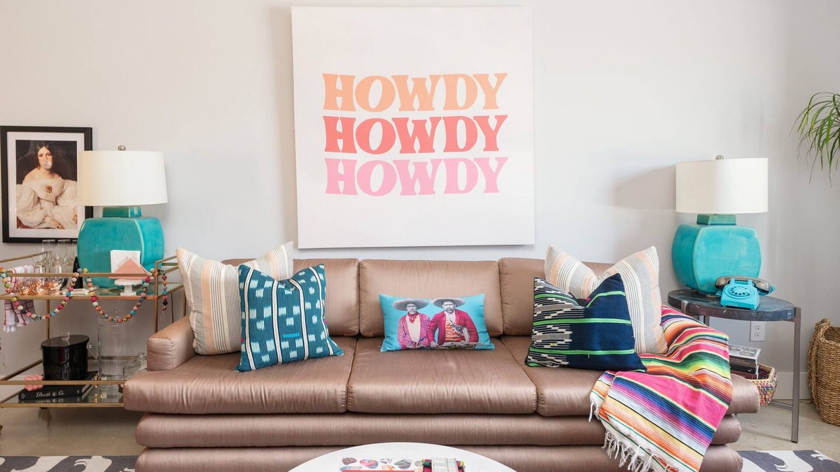 Downtown House | HowdyHouse: Designer Townhouse in Historic FOODIE Bryan Minutes to Kyle Field