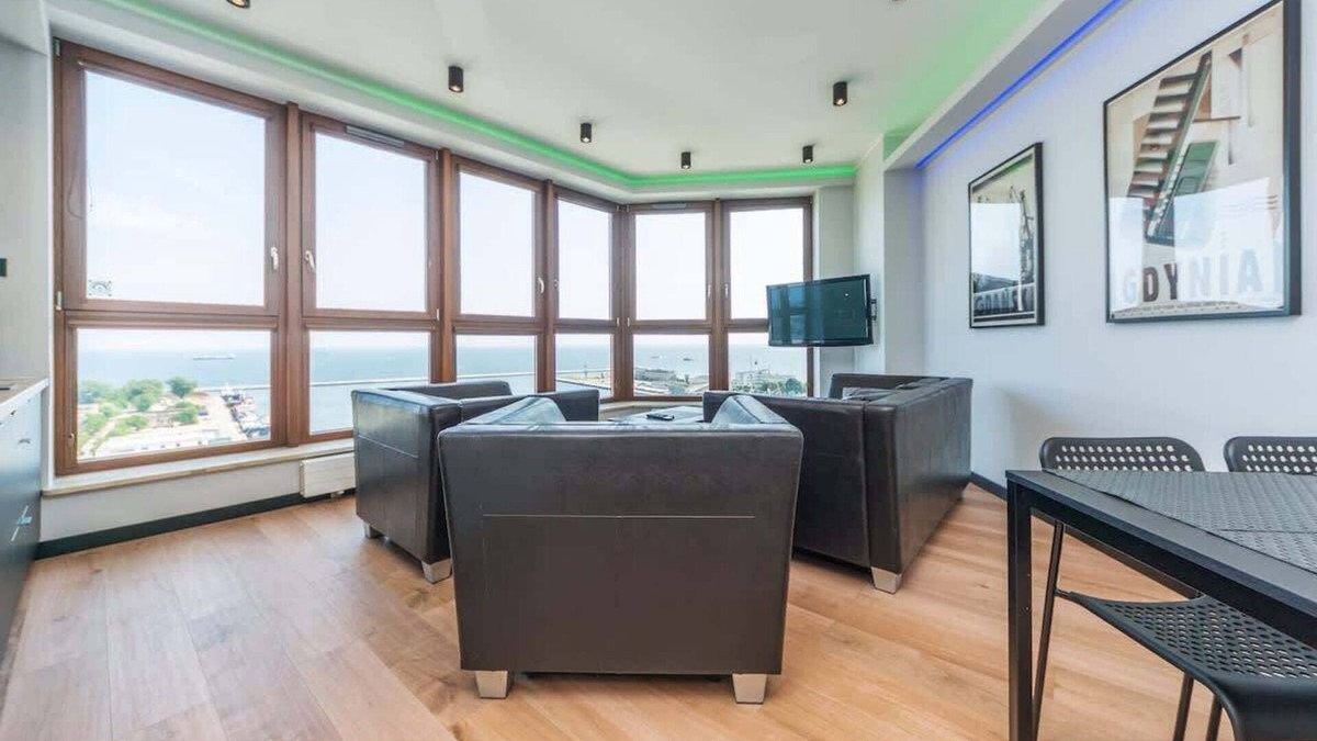 Srodmiescie Apartment | Hryniewickiego 6B | Elegant Apartment | Sea View