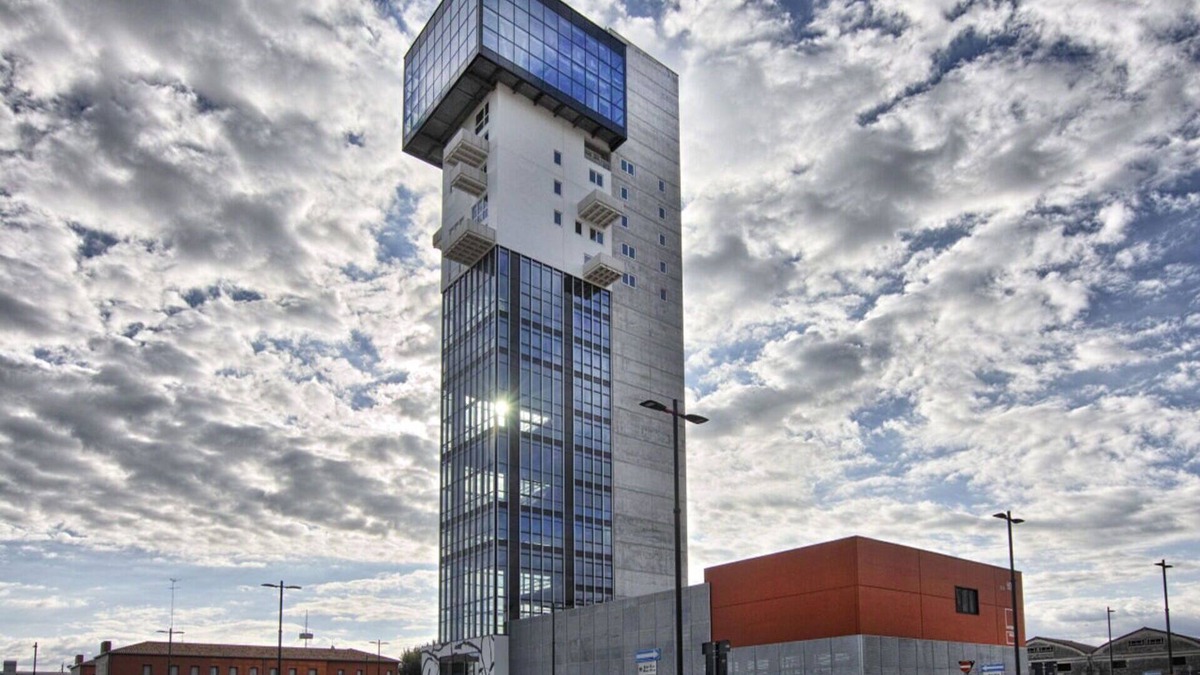 Mestre Apartment | Htm Tower - 1304 Executive Terrazza by Halldis