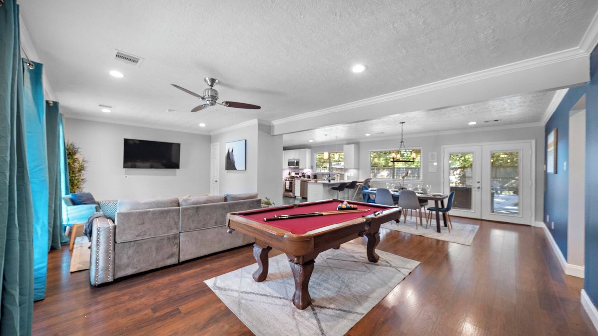 Willow Meadows/Willowbend Area House | Htown Home Nr Med Center, NRG | Games | Yard BBQ