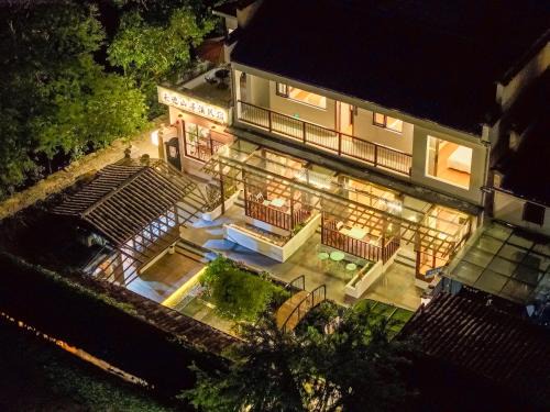 Hongcun Ancient Village Hotel | Huangshan Yixian Weizhashan Xunxi Hotel