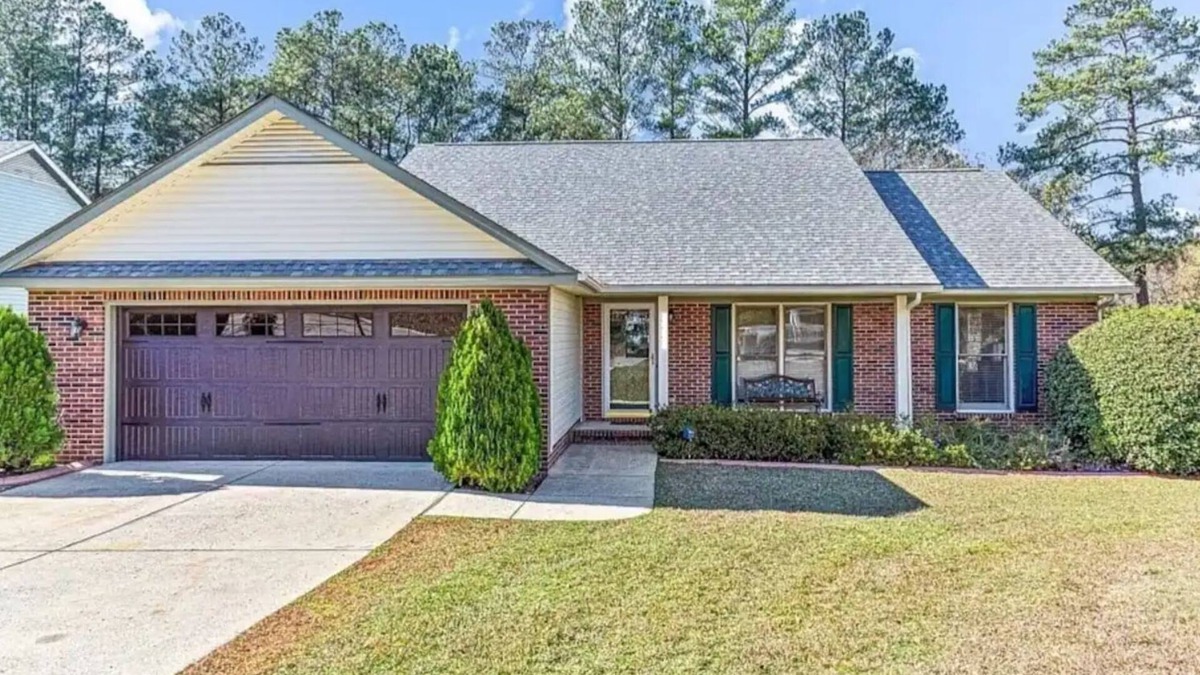 Fayetteville House | Hub of The Town - Home Away Vibes-king size Comfort ,10% off for Libra Season