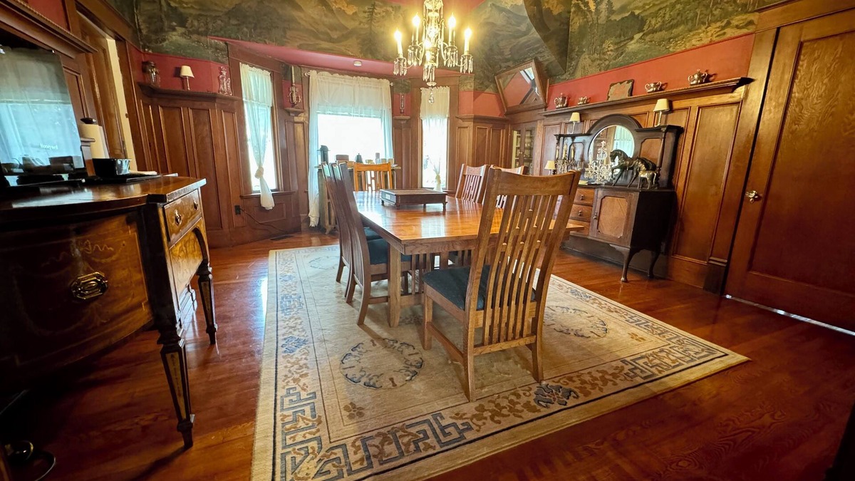 Aberdeen Bed & Breakfast | Hubble House Inn
