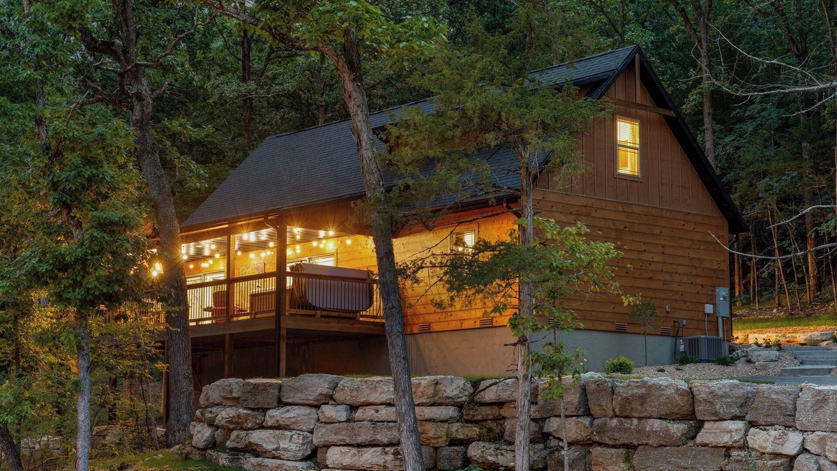 Branson House | Huck's Hollow | Hot Tub & Pools