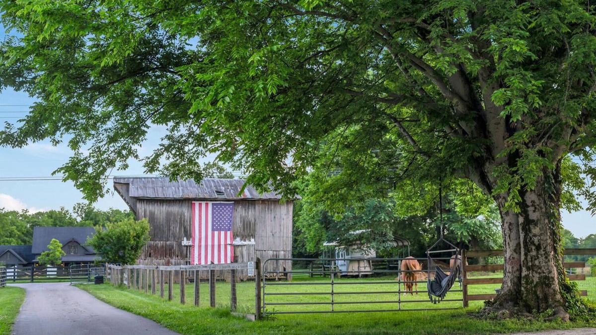 Thompson's Station House | Huckleberry Guest House- Charming 2-bed cottage on serene Thompsons Station farm