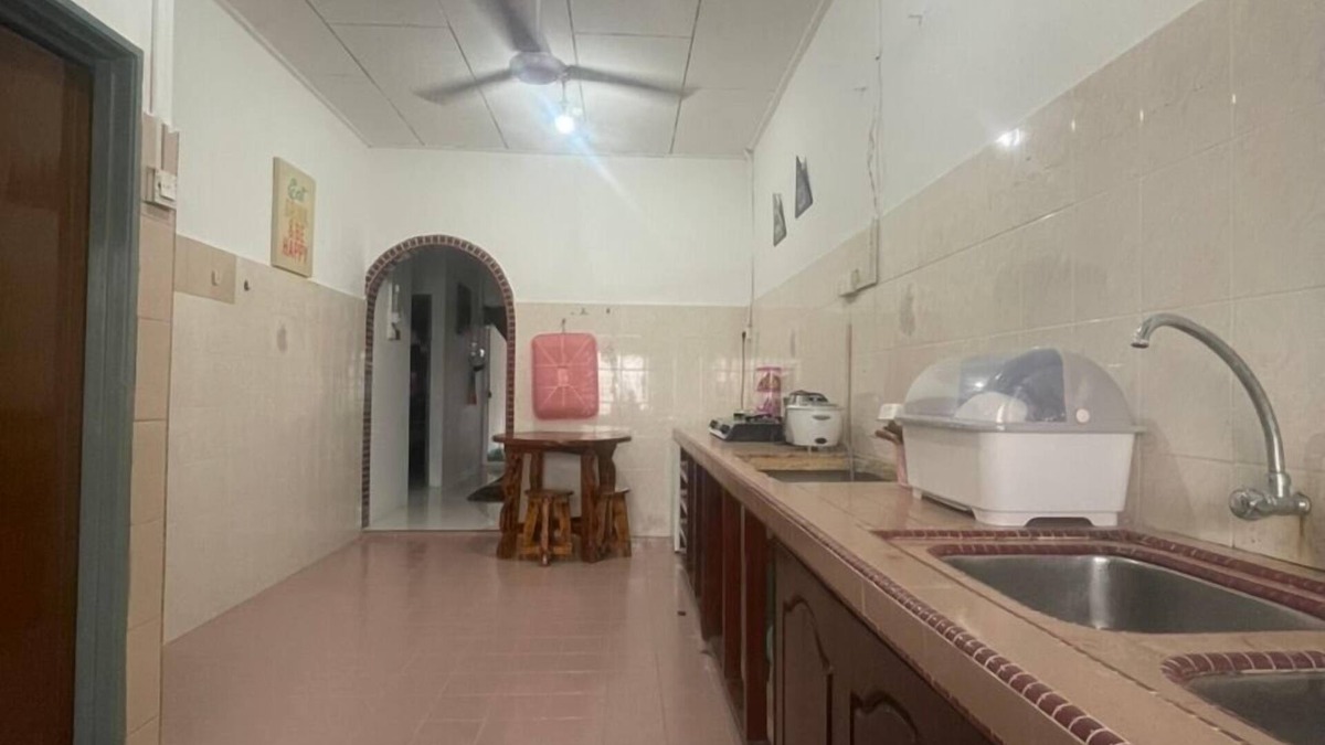 Kusial House | HUDA HOMESTAY BANDAR TANAH MERAH