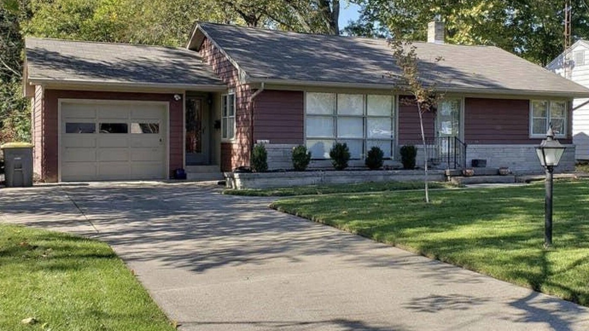 West Lafayette House | Huddle, Cuddle, and Boiler Up - Steps from Purdue Campus