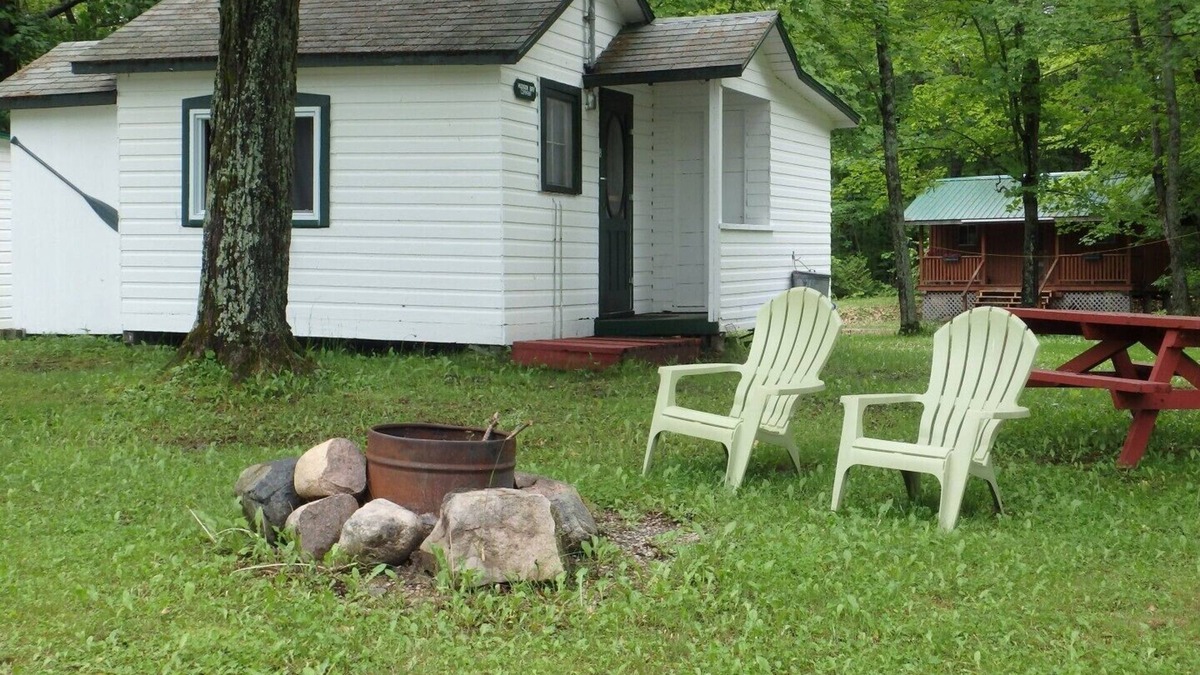 Manitoulin District Cottage | Hudson Bay Cottage 8