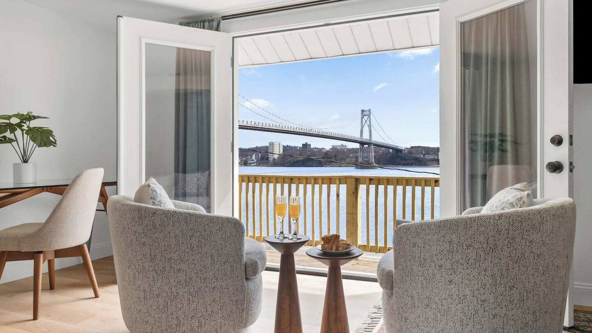 Poughkeepsie House | Hudson Escape W/Hot Tub + Bridge View