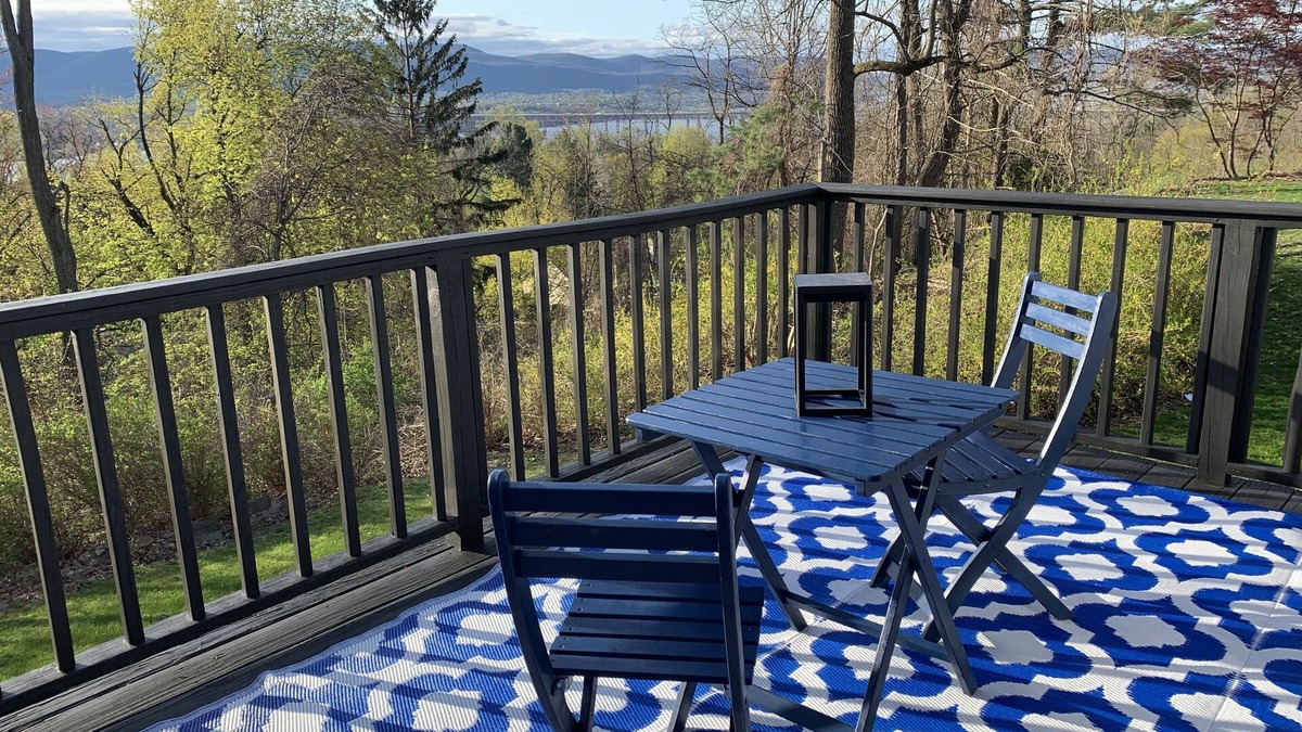 Middle Hope Apartment | Hudson River View Suite-idyllic getaway with fireplace & private deck-75 min NYC