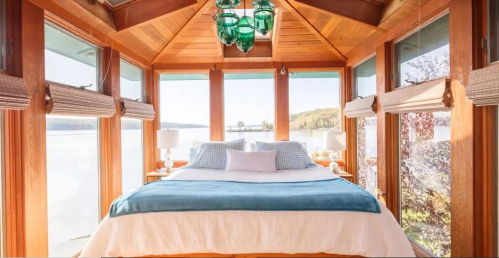 Catskill House | Hudson Riverfront Home