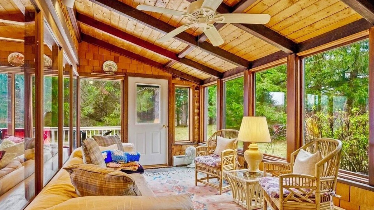 Valatie House | Hudson Valley 10 Bedroom Compound with pond and tennis court