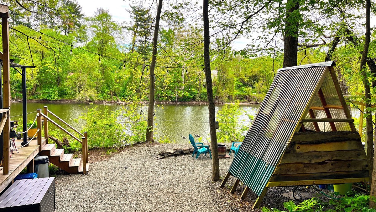 Mount Marion RV Rental | Hudson Valley’s Waterfront Camping Getaway with electric, water and KAYAKS!