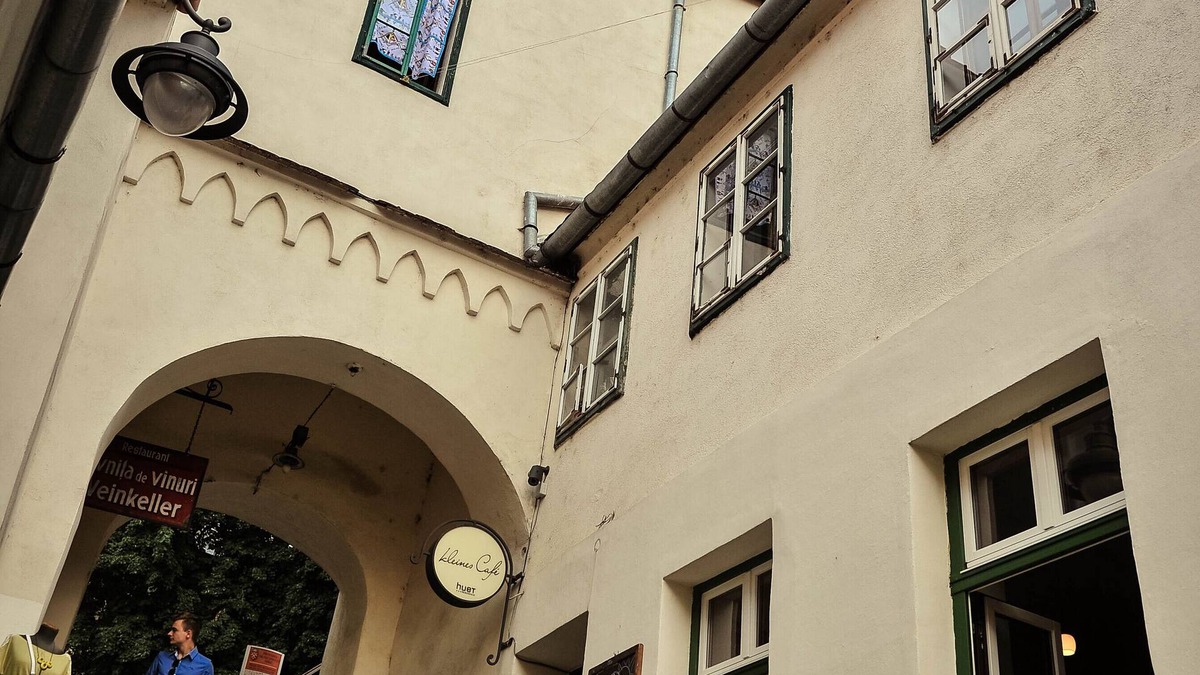 Historic Center Hotel | HUET SQUARE, HISTORICAL BUILDING